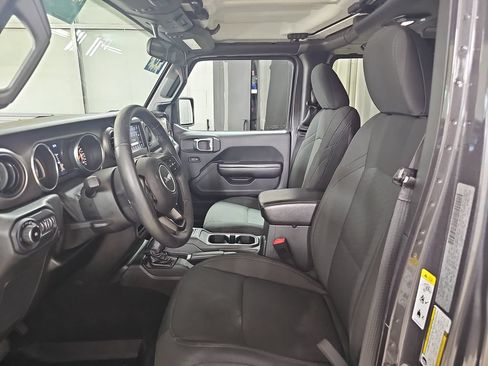 Used 2018 Jeep Wrangler Unlimited Sport S AWD/4WD image 18