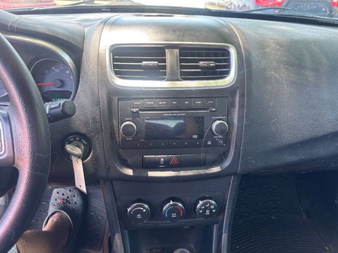Used 2013 Dodge Avenger SE FWD image 10