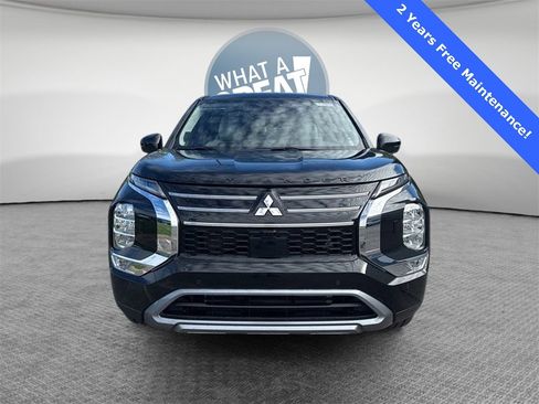 New 2025 Mitsubishi Outlander SE image 9