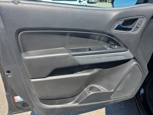 Used 2022 Chevrolet Colorado LT w/ Fleet Safety Package RWD image 8