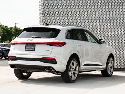 Certified 2025 Audi Q5 Premium w/ Premium Plus AWD/4WD image 4