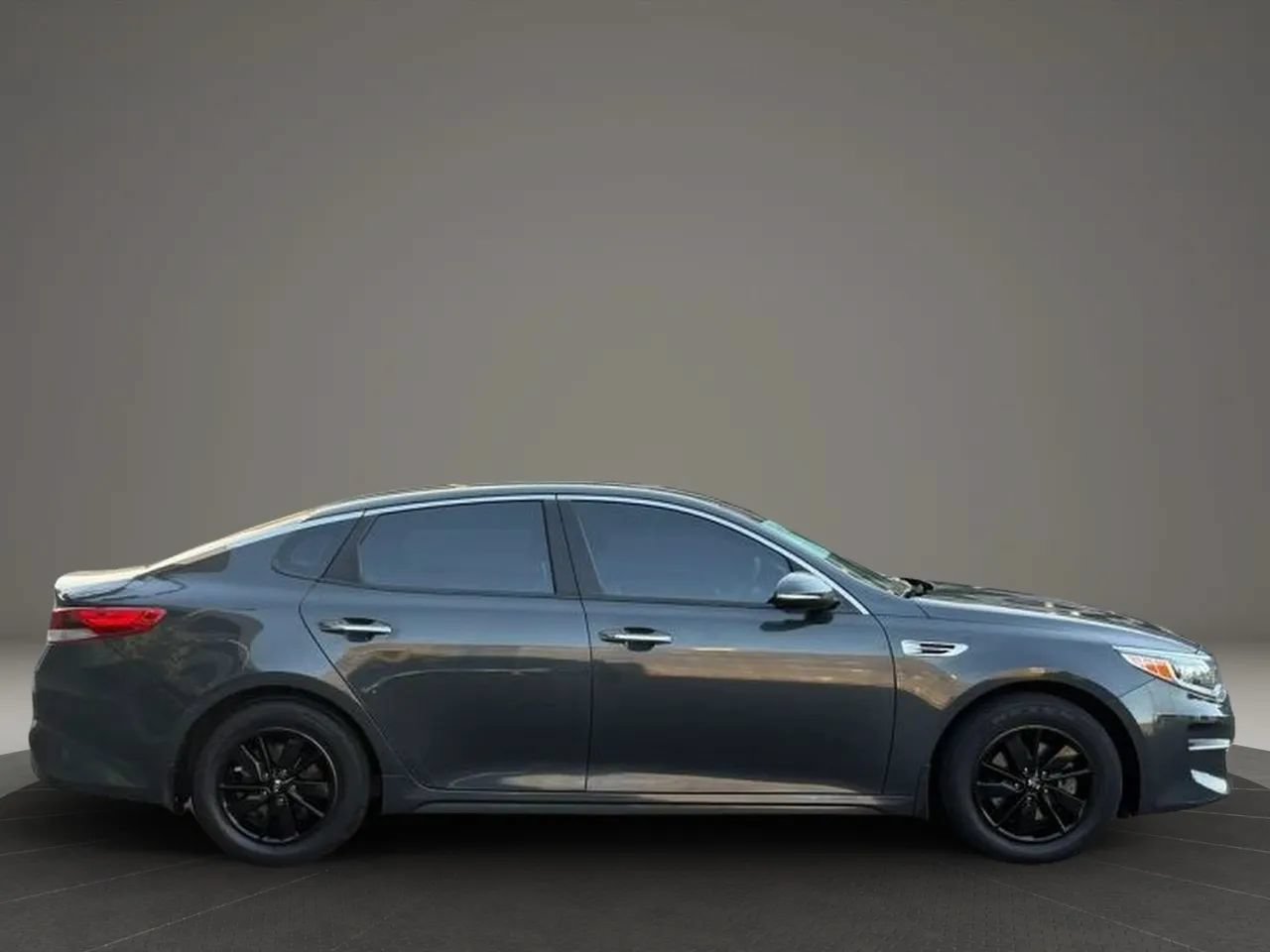 Used 2016 Kia Optima LX FWD image 4