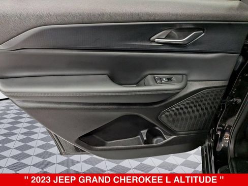 Used 2023 Jeep Grand Cherokee L Laredo AWD/4WD image 28