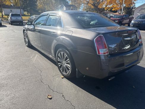 Used 2013 Chrysler 300 S w/ Luxury Group image 5