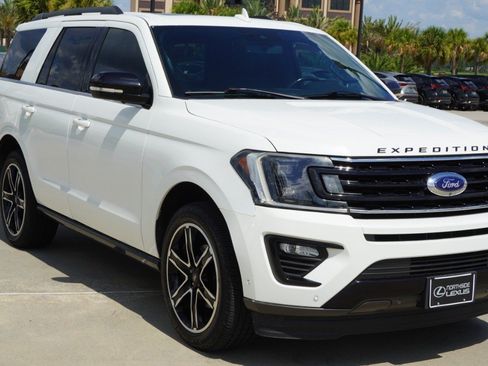 Used 2021 Ford Expedition Limited RWD image 4