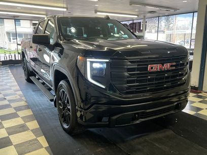 Used 2024 GMC Sierra 1500 Pro w/ Graphite Edition