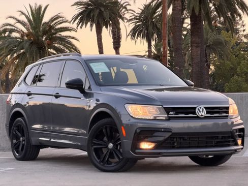 Used 2019 Volkswagen Tiguan SEL Premium R-Line FWD image 10