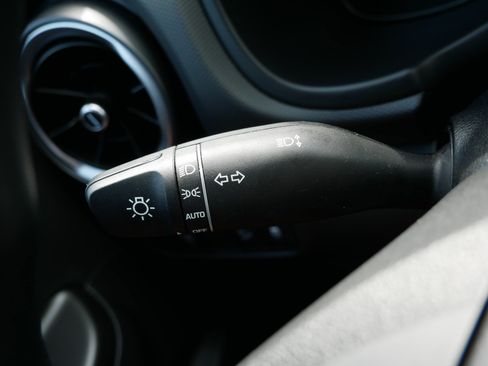Certified 2023 Hyundai Kona SEL AWD/4WD image 28