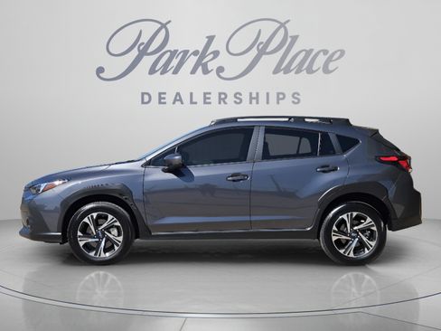 Used 2024 Subaru Crosstrek 2.0i Premium AWD/4WD image 2