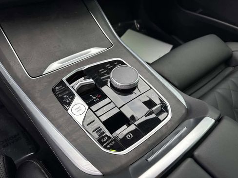 Used 2025 BMW X5 xDrive50e image 25