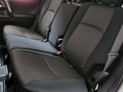 Used 2018 Toyota 4Runner TRD Off-Road image 34