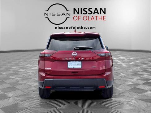 Used 2025 Nissan Rogue SV AWD/4WD image 27