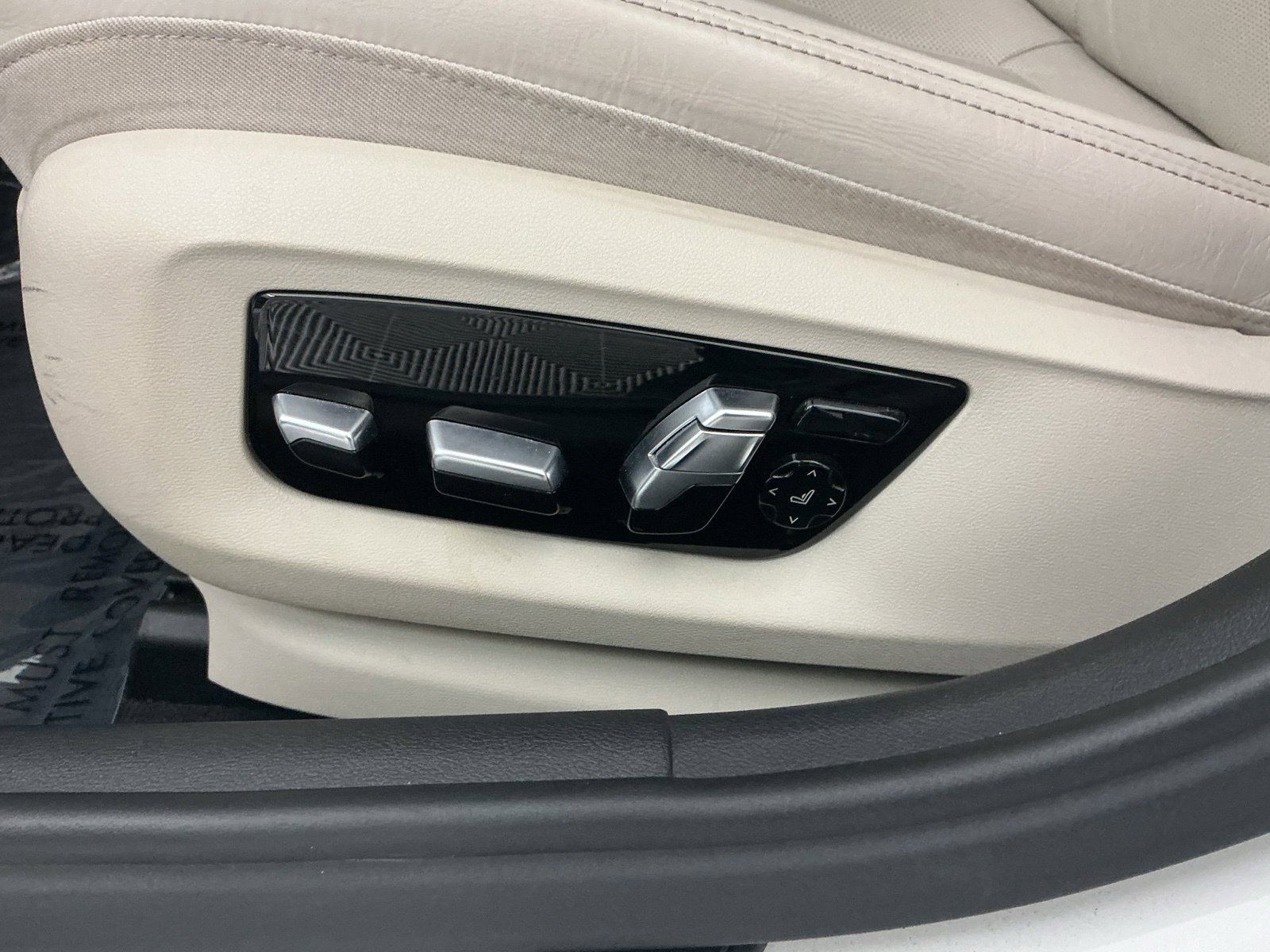 Used 2019 BMW 540i xDrive w/ M Sport Package AWD/4WD image 13