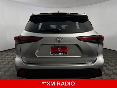 Used 2023 Toyota Highlander LE image 7
