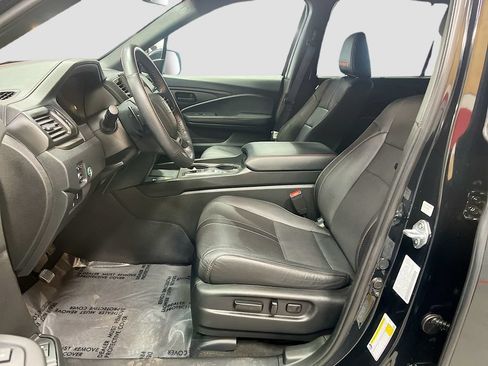 Used 2025 Honda Passport TrailSport image 22