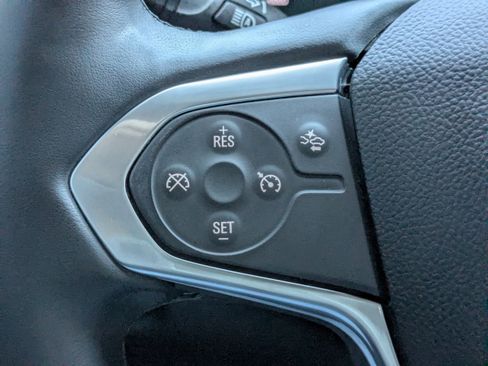 Used 2023 Chevrolet Traverse LT image 26