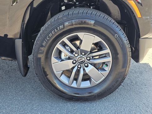 Used 2025 Nissan Frontier SV AWD/4WD image 39