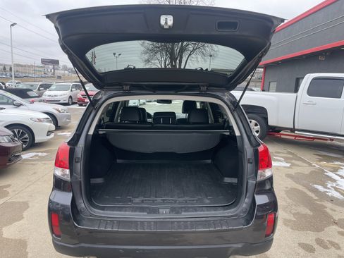 Used 2011 Subaru Outback 2.5i Limited image 9