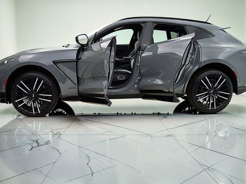 Used 2023 Aston Martin DBX 707 AWD/4WD image 4