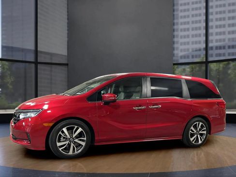 Used 2024 Honda Odyssey Touring image 5