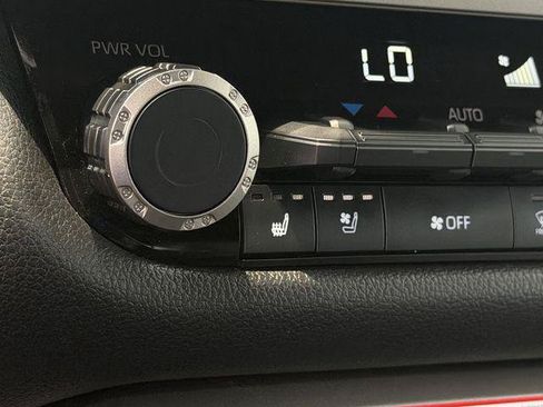 Certified 2025 Toyota Tundra Limited AWD/4WD image 19