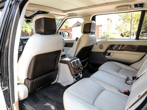 Used 2019 Land Rover Range Rover Long Wheelbase Supercharged image 37