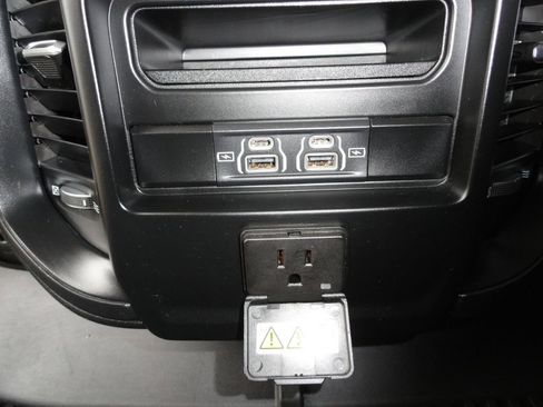 Used 2021 RAM 1500 Laramie w/ Off Road Group AWD/4WD image 36
