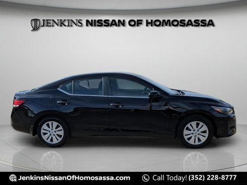 Certified 2025 Nissan Sentra S FWD image 2