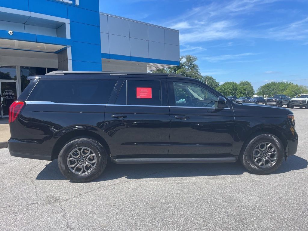 Used 2025 Ford Expedition Max Active AWD/4WD image 47