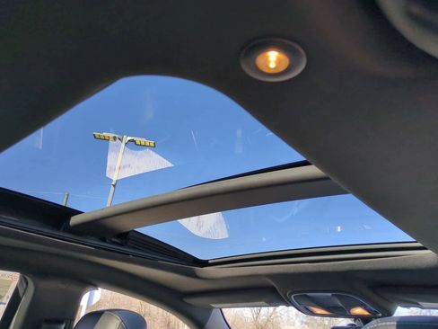 Used 2016 Chrysler 200 S image 22