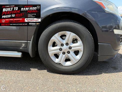 Used 2016 Chevrolet Traverse LS w/ LPO, 'HIT The Road' Package FWD image 6