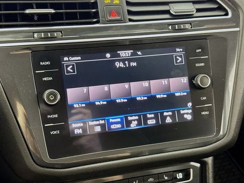 Used 2021 Volkswagen Tiguan SE AWD/4WD image 17