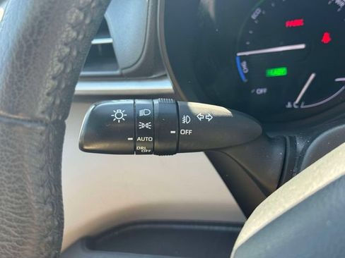 Used 2021 Toyota Sienna XLE FWD image 28