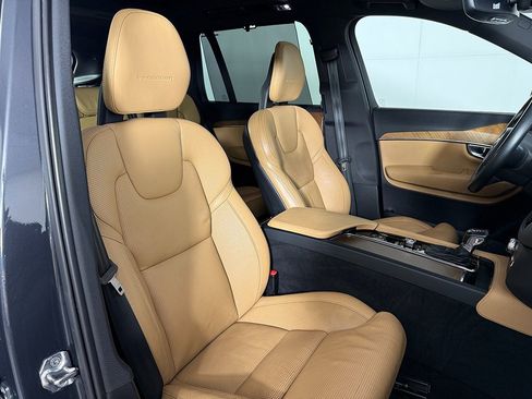 Used 2017 Volvo XC90 T6 Inscription w/ Vision Package image 30