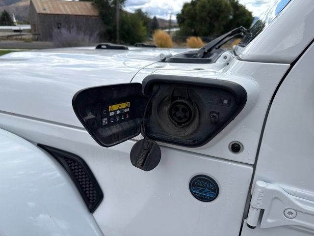 Used 2024 Jeep Wrangler Unlimited AWD/4WD image 16