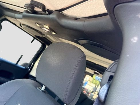 Used 2020 Jeep Wrangler Unlimited Sahara w/ Safety Group AWD/4WD image 20