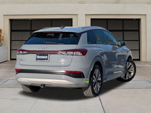 Used 2023 Audi Q4 e-tron Premium w/ Convenience Package image 4