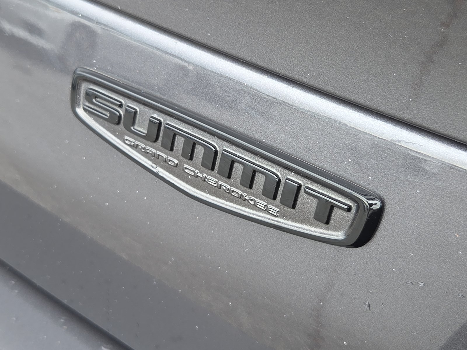 Used 2024 Jeep Grand Cherokee L Summit w/ High Altitude Package AWD/4WD image 8