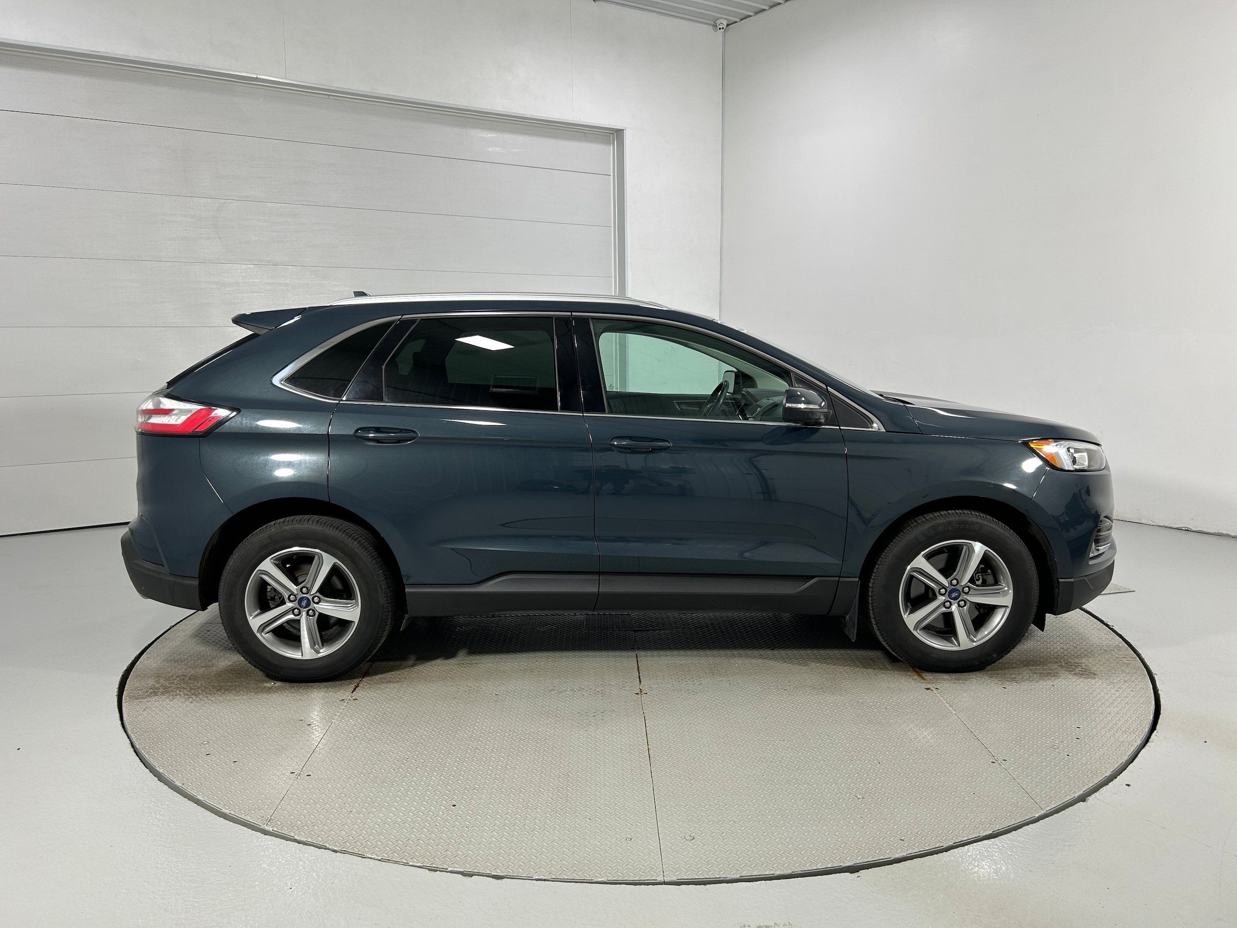 Used 2019 Ford Edge SEL w/ Equipment Group 201A AWD/4WD image 35