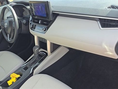Used 2023 Toyota Corolla Cross LE image 28
