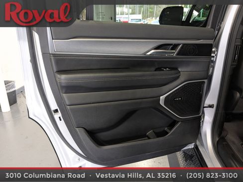 Used 2023 Jeep Wagoneer Series II image 16