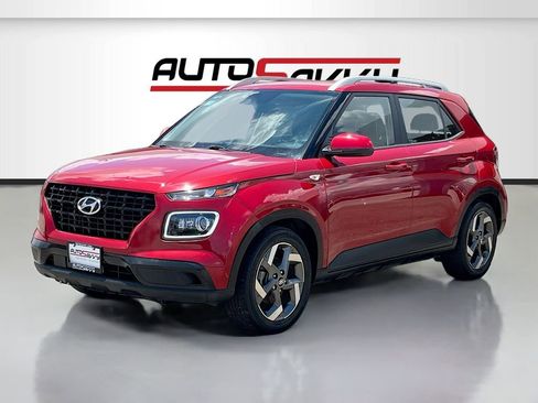 Used 2022 Hyundai Venue Limited FWD image 3