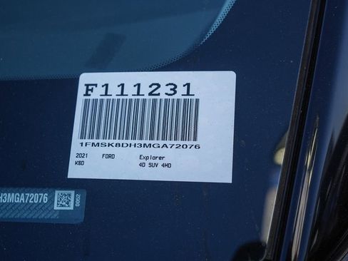 Used 2021 Ford Explorer XLT w/ Equipment Group 202A AWD/4WD image 34