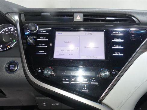 Used 2018 Toyota Camry XLE FWD image 36