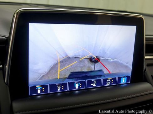 Used 2021 Chevrolet Tahoe LT w/ LT Signature Package image 17