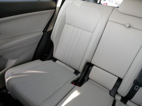 Certified 2023 Volkswagen Tiguan SE w/ Panoramic Sunroof Package image 12