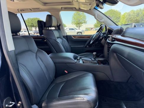 Used 2017 Lexus LX 570 4WD image 31