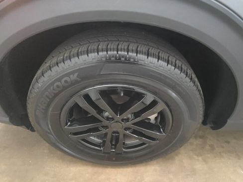 Used 2023 Ford Explorer XLT w/ Equipment Group 202A image 20