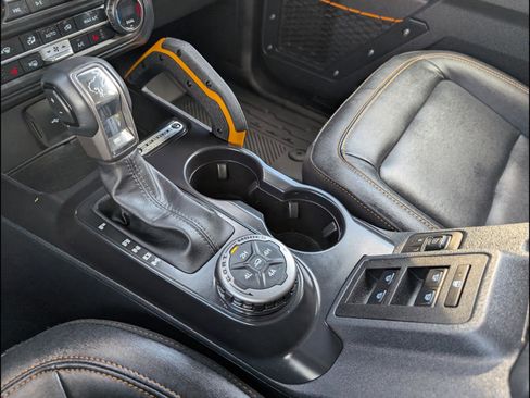 Used 2024 Ford Bronco Badlands image 21