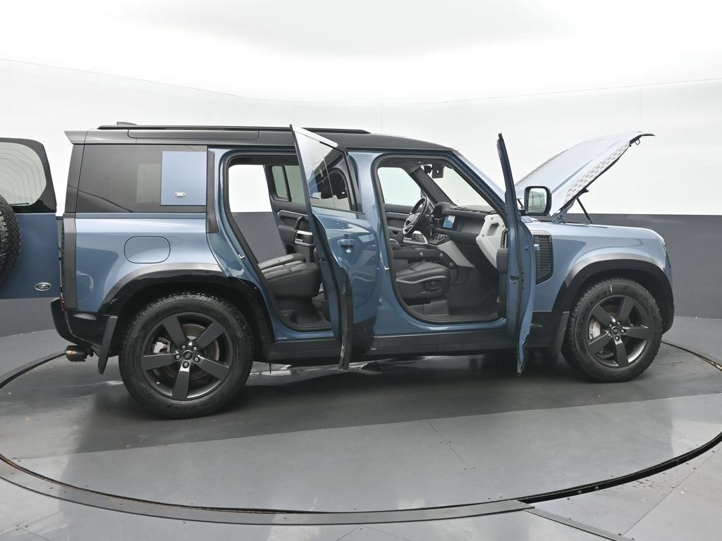 Used 2020 Land Rover Defender 110 SE AWD/4WD image 40